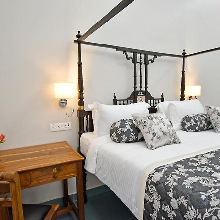 Le Colonial Suites Puducherry Buitenkant foto