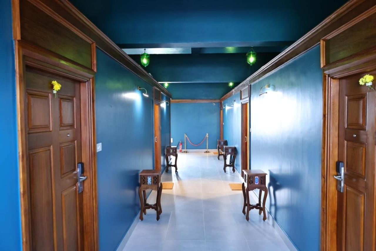 Le Colonial Suites Puducherry Buitenkant foto