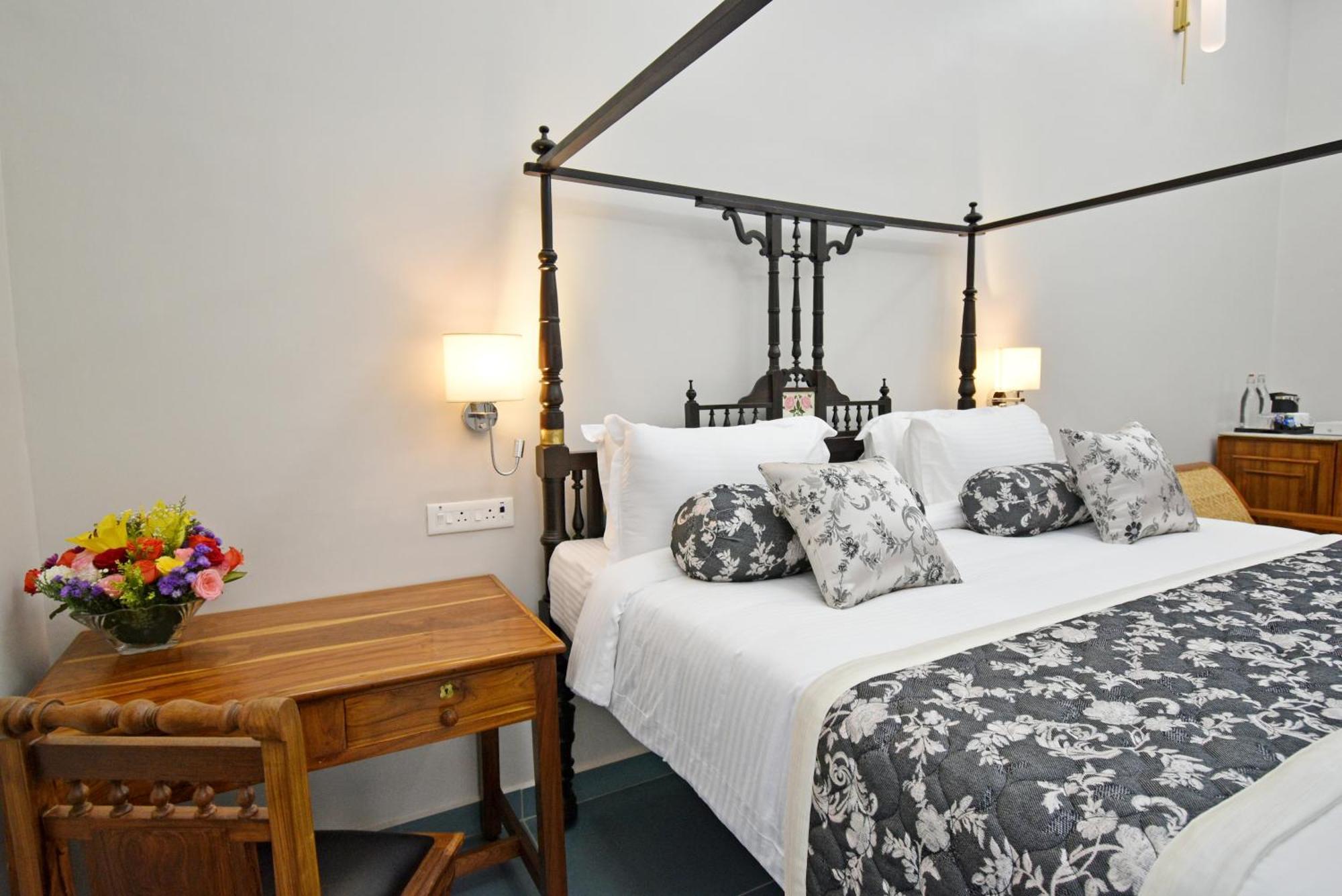 Le Colonial Suites Puducherry Buitenkant foto