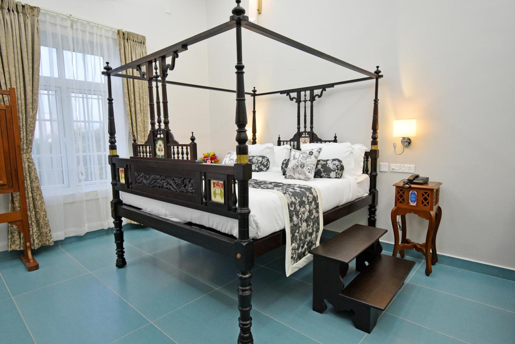 Le Colonial Suites Puducherry Buitenkant foto