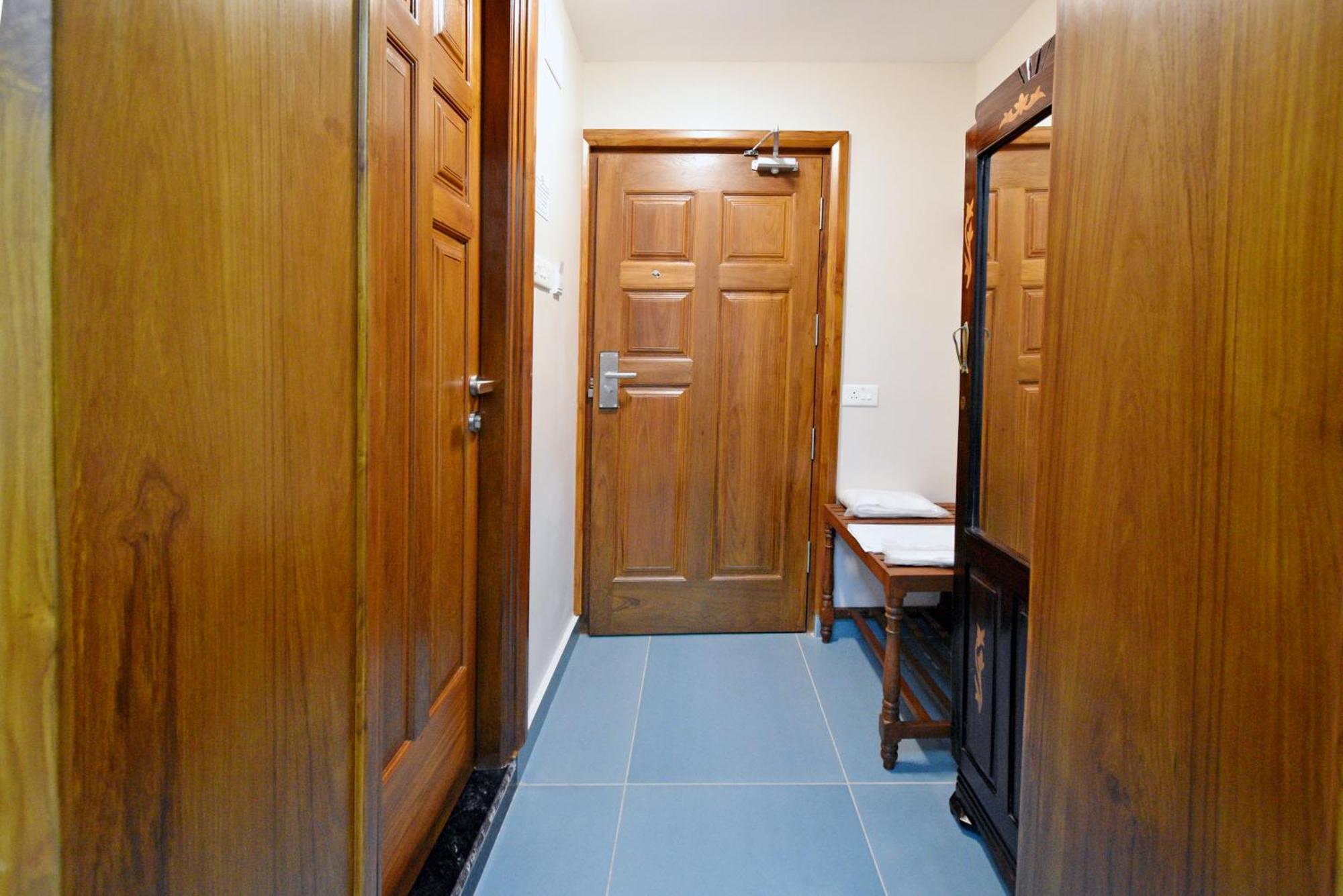 Le Colonial Suites Puducherry Buitenkant foto