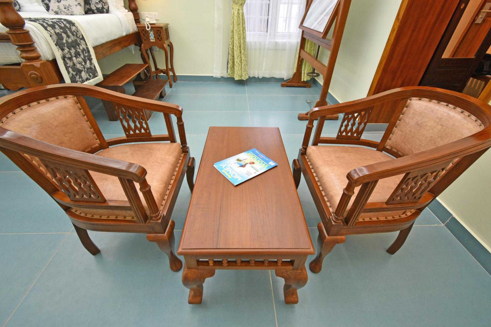 Le Colonial Suites Puducherry Buitenkant foto
