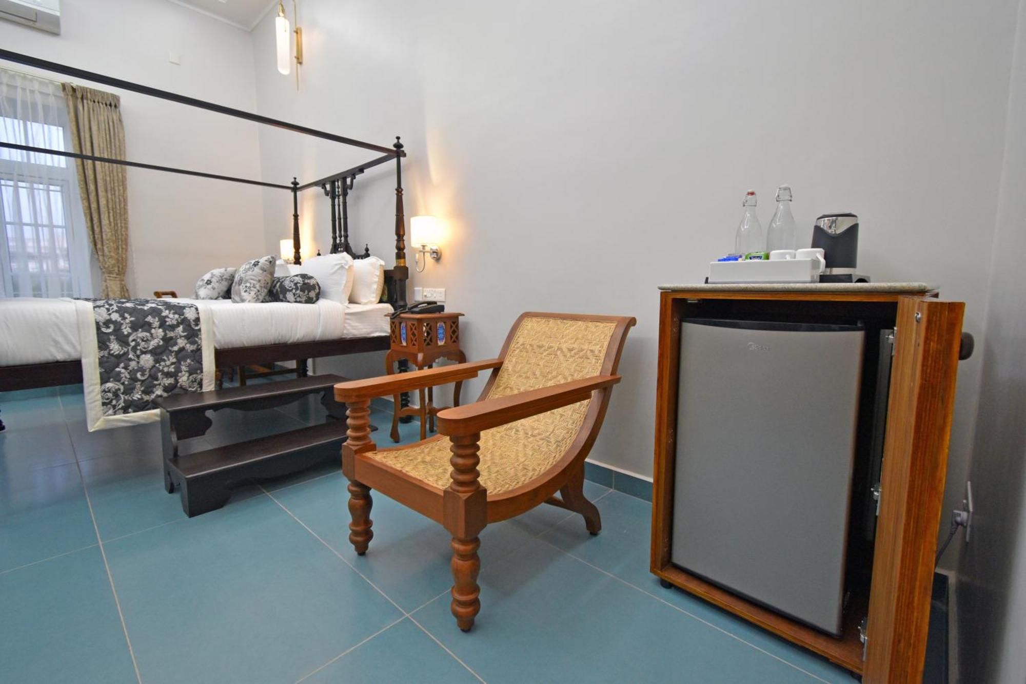 Le Colonial Suites Puducherry Buitenkant foto
